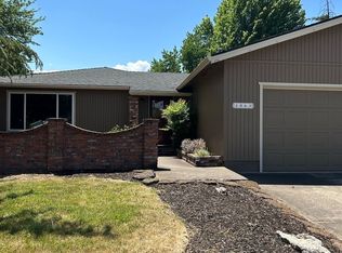 1063 Aspen St, Medford, OR 97501