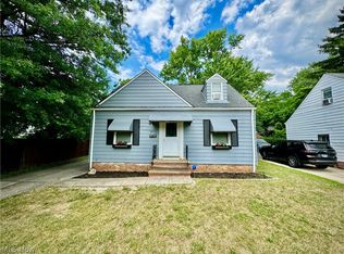 16613 Raymond St, Maple Heights, OH 44137