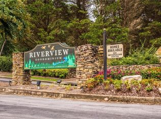 1702 Riverview Dr SE, Marietta, GA 30067