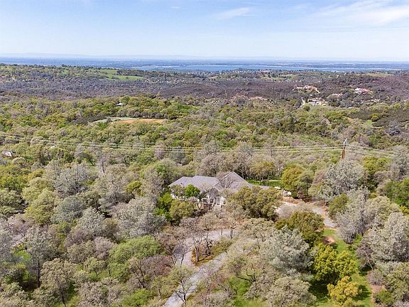 View Virtual Tour for more pictures.