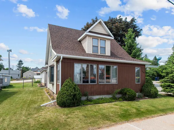 129 N Pine St, Hortonville, WI 54944