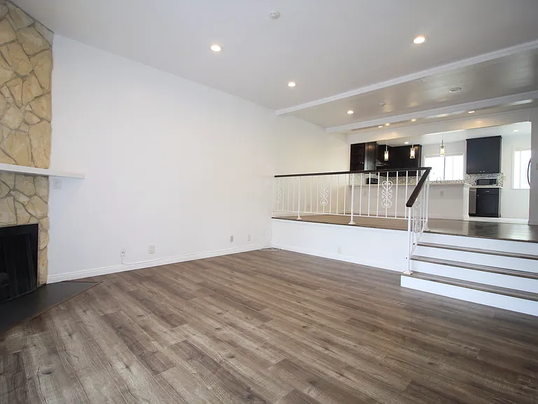 1832 Rockefeller Ln #8 — Photo 18