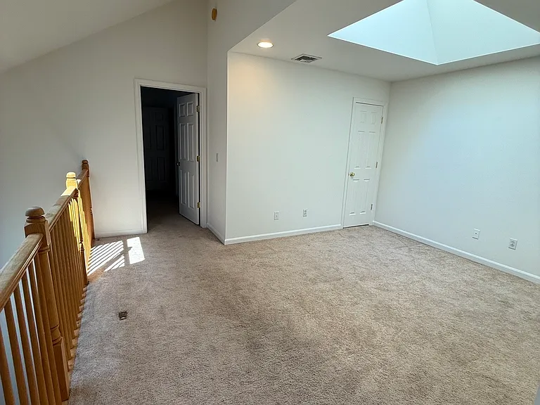 2435 Bedford St #21CC — Photo 13