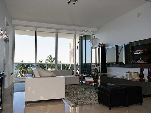 3rd image of 18101 Collins Av #702