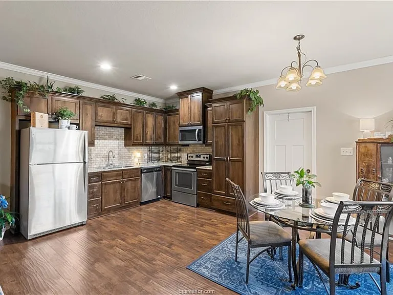 4032 Golden Eagle Dr #C — Photo 2