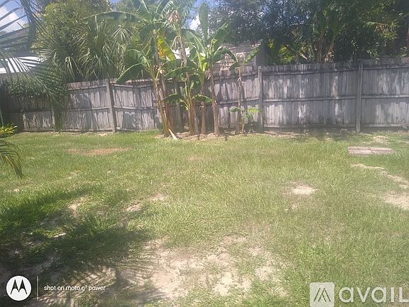 2nd image of 198 N Lakewood Cir