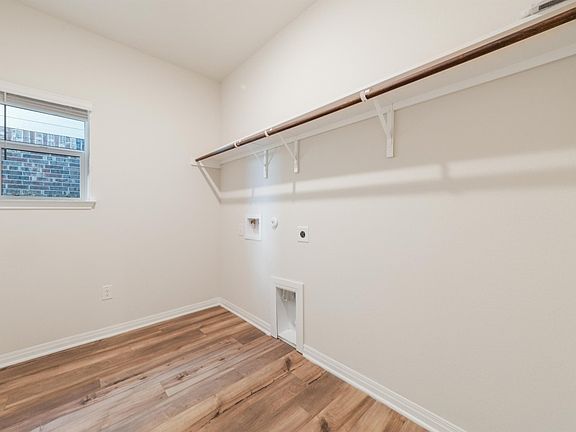 3rd image of 14317 Heartland Dr