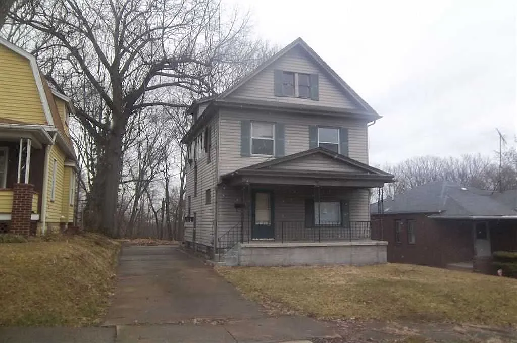 1734 Point View Ave photo 1