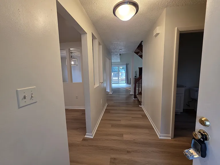 4080 Sherman Oaks Ave — Photo 5