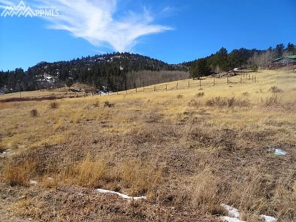 2nd image of 425 Arapahoe Trl