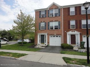 1 Saxton Rd, Farmingdale, NJ 07727