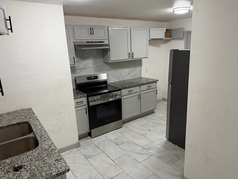 3117 Mersington Ave — Photo 8