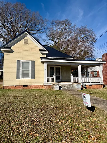 303 Crayton St Photo 1