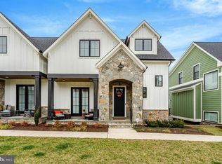 105 Courthouse Rd SW, Vienna, VA 22180