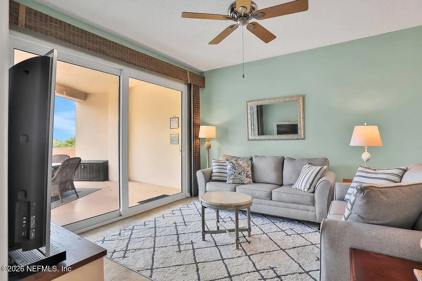 104 Surfview Dr — Photo 3