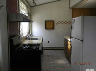 76 Hawthorne Rd, Rocky Point, NY 11778