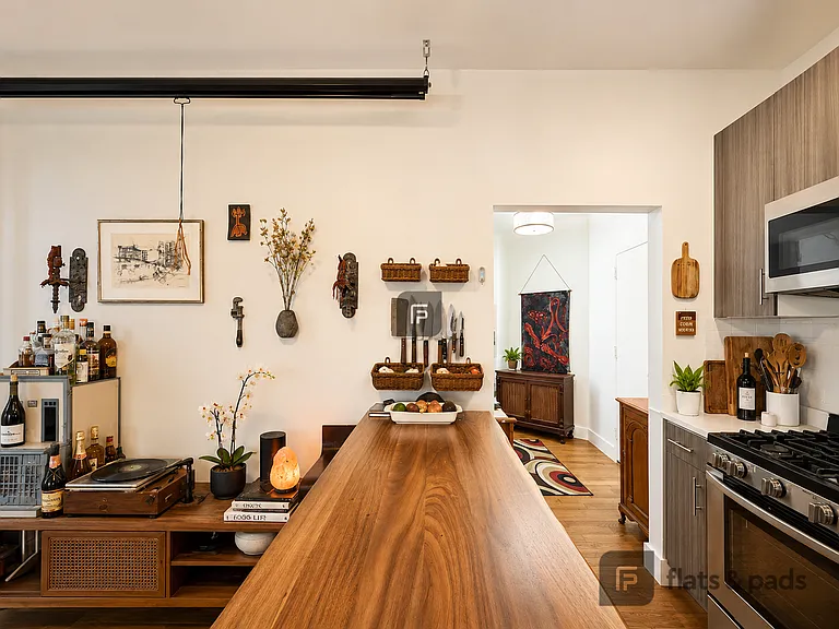 1689 Carroll St #1F — Photo 3
