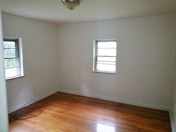 5th image of 77 Pasadena Dr