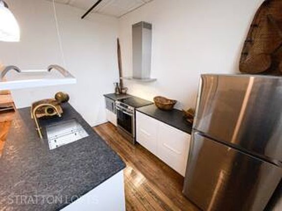 4th image of 800 Austin Ave #410