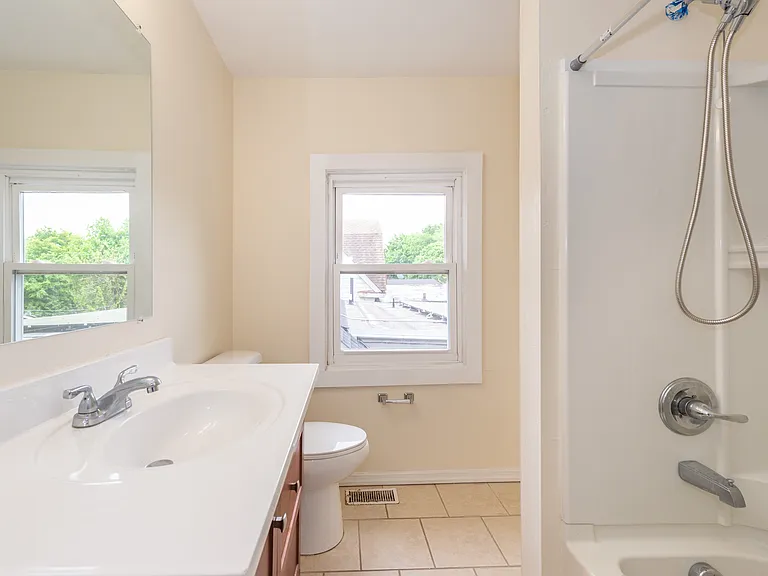 1 Montrose St #1 — Photo 10