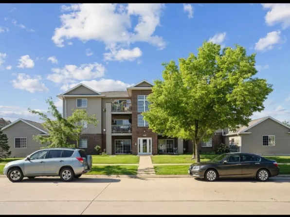 3101 Samuel Ct SW Unit 8, Cedar Rapids, IA 52404