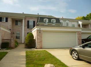 97 Stratford Ln #1, Rochester Hills, MI 48309