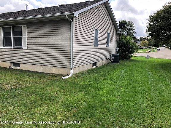 3rd image of 11921 Shady Pines Dr