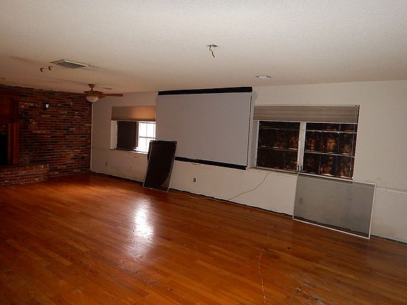 4th image of 11651 NW 6th St