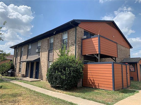 3rd image of 3029 Tudor Ln #101102