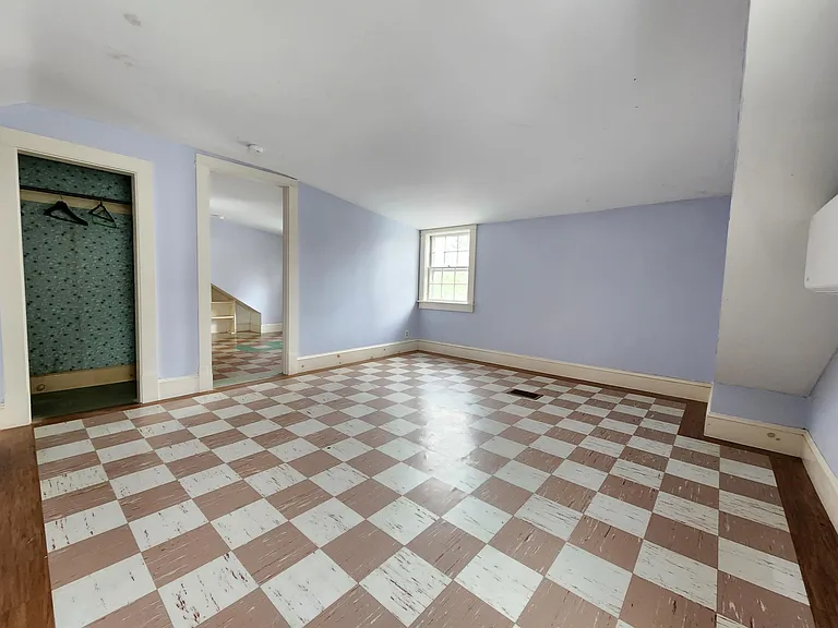 281 Wilson St — Photo 19