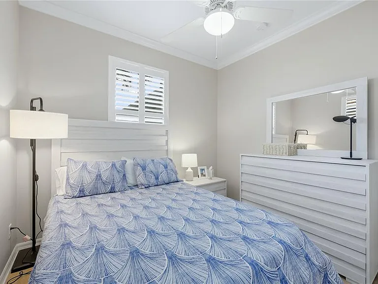 490 Montelluna Dr — Photo 25