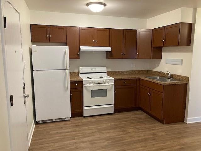 1st image of 14049 Kilpatrick Ave #3
