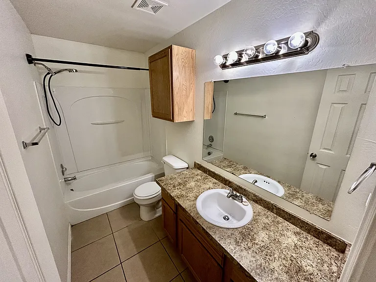 1400 S Mississippi Ave — Photo 10
