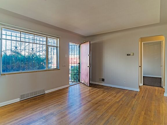 3rd image of 2500 E 31st Ave