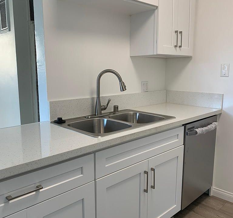 1st image of 1221 N Spaulding Ave #108