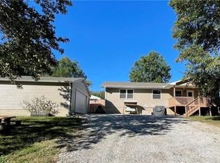 19524 State Rte W, Cosby, MO 64436