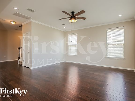 3rd image of 437 Northern Red Oak Dr