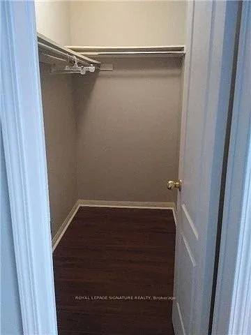 930 Gazley Cir — Photo 14