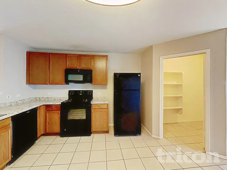 1412 Royal Meadows Trl — Photo 5
