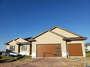 8301 E Sheridan Cir, Sioux Falls, SD 57110