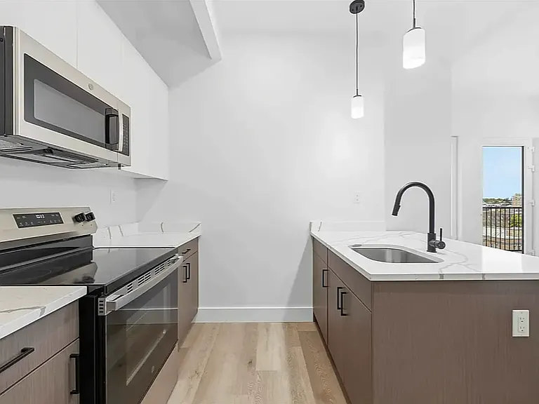 89-25 162nd St #102 — Photo 5