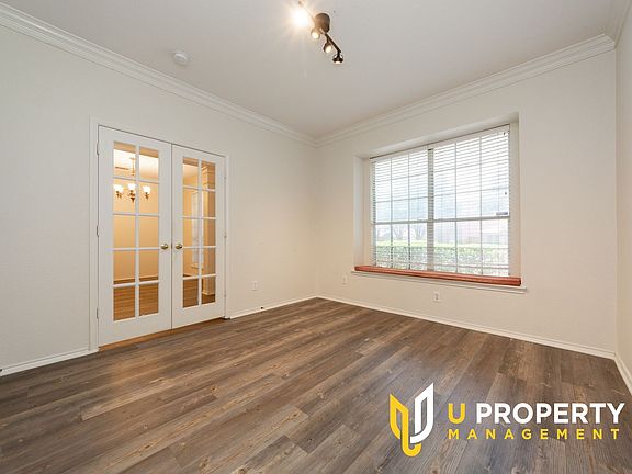 3rd image of 7820 Creekway Ct