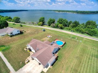 18133 Lakeview Dr, Weldon, IL 61882