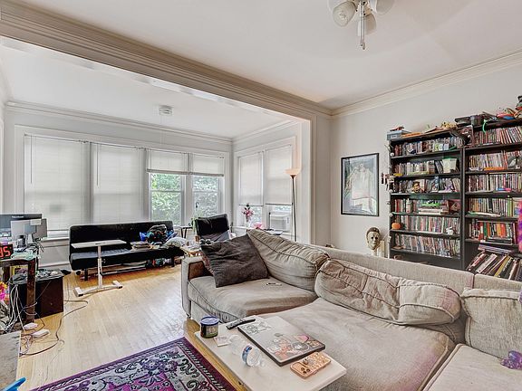 4th image of 4621 N Lawndale Ave