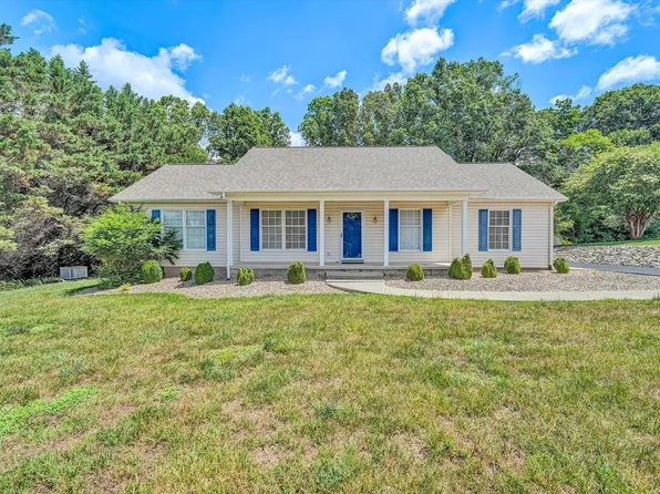 100 Meadow Brook Dr, Rocky Mount, VA 24151