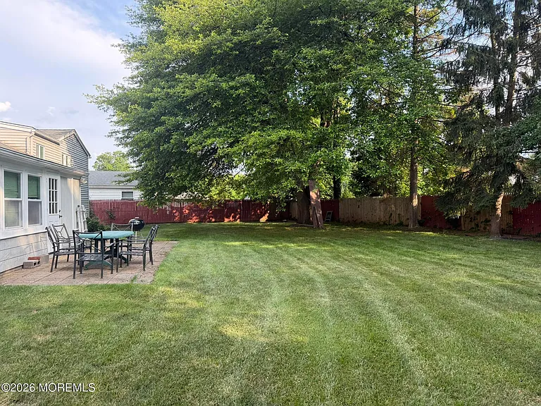 652 Holly Ln — Photo 31