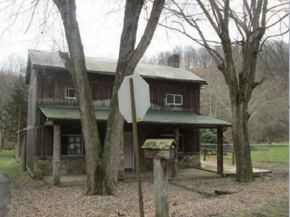 127 Old Bell Point Rd, Apollo, PA 15613