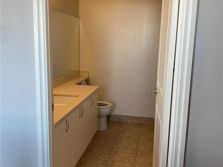111 Upper Duke Cres #1007 — Photo 10