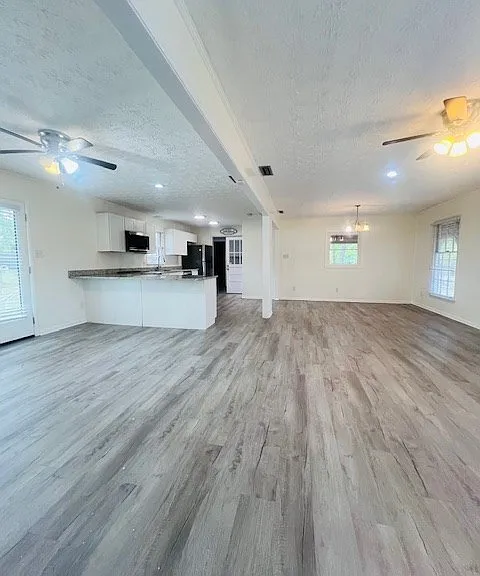 908 Habersham Rd — Photo 4