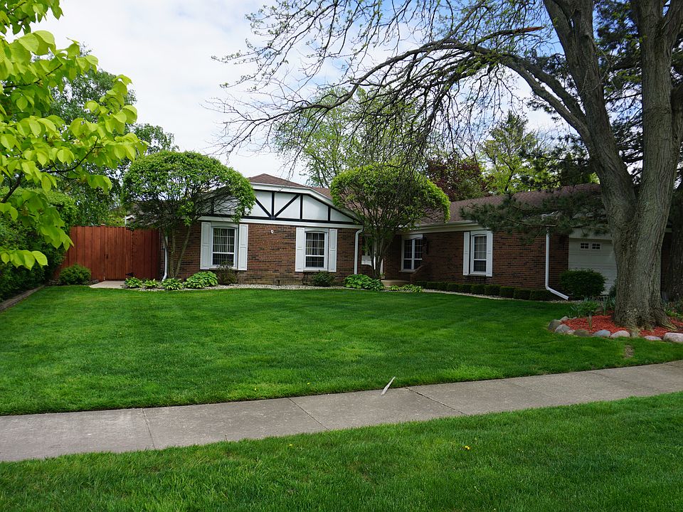 1st image of 1629 Joy Ln
